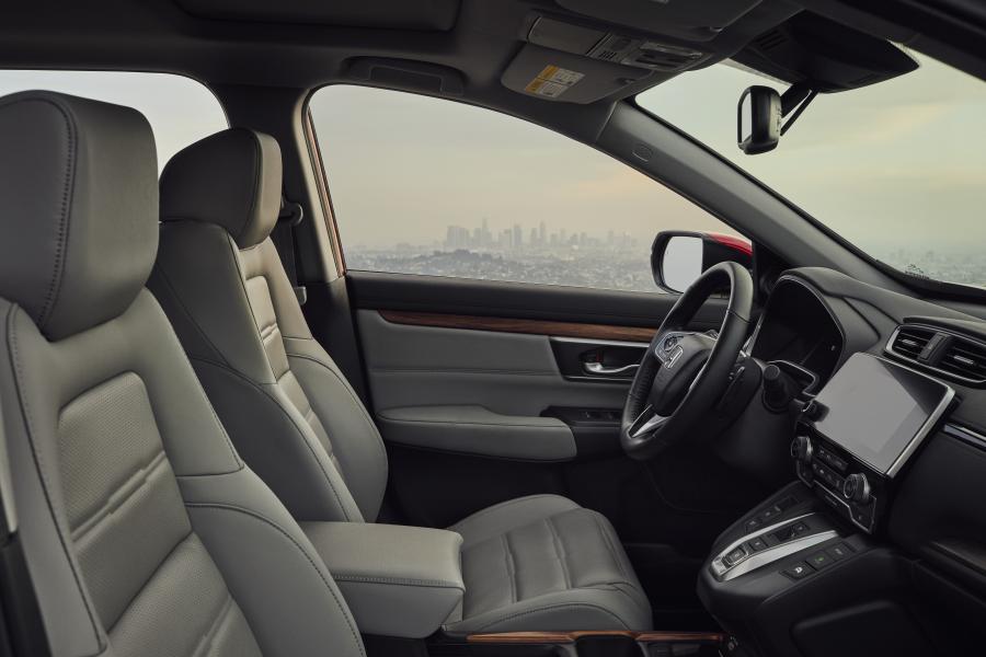 Интерьер Honda CR-V Hybrid (RW) 2019 года  (NA) (фото 17 из 44)